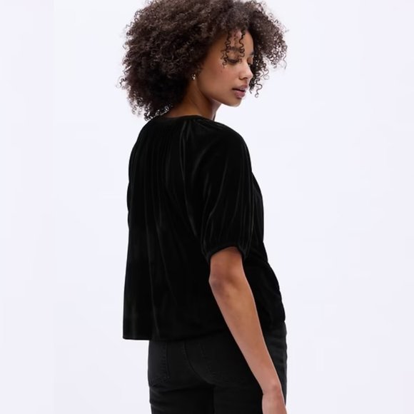726. LARGE - GAP - Black Relaxed Velvet Splitneck Top NEW $50 msrp - Picture 3 of 4